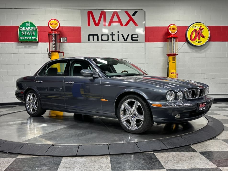 2005 Jaguar XJ XJ8 L Sedan 4D