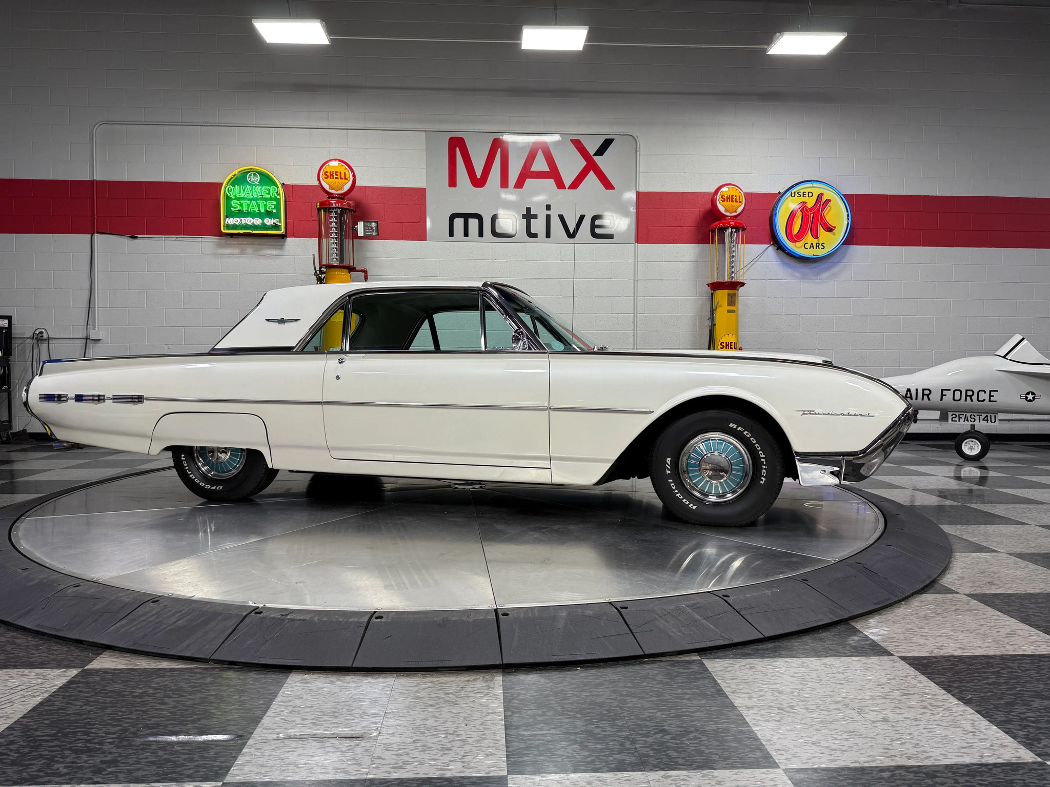 1962 Ford Thunderbird Coupe