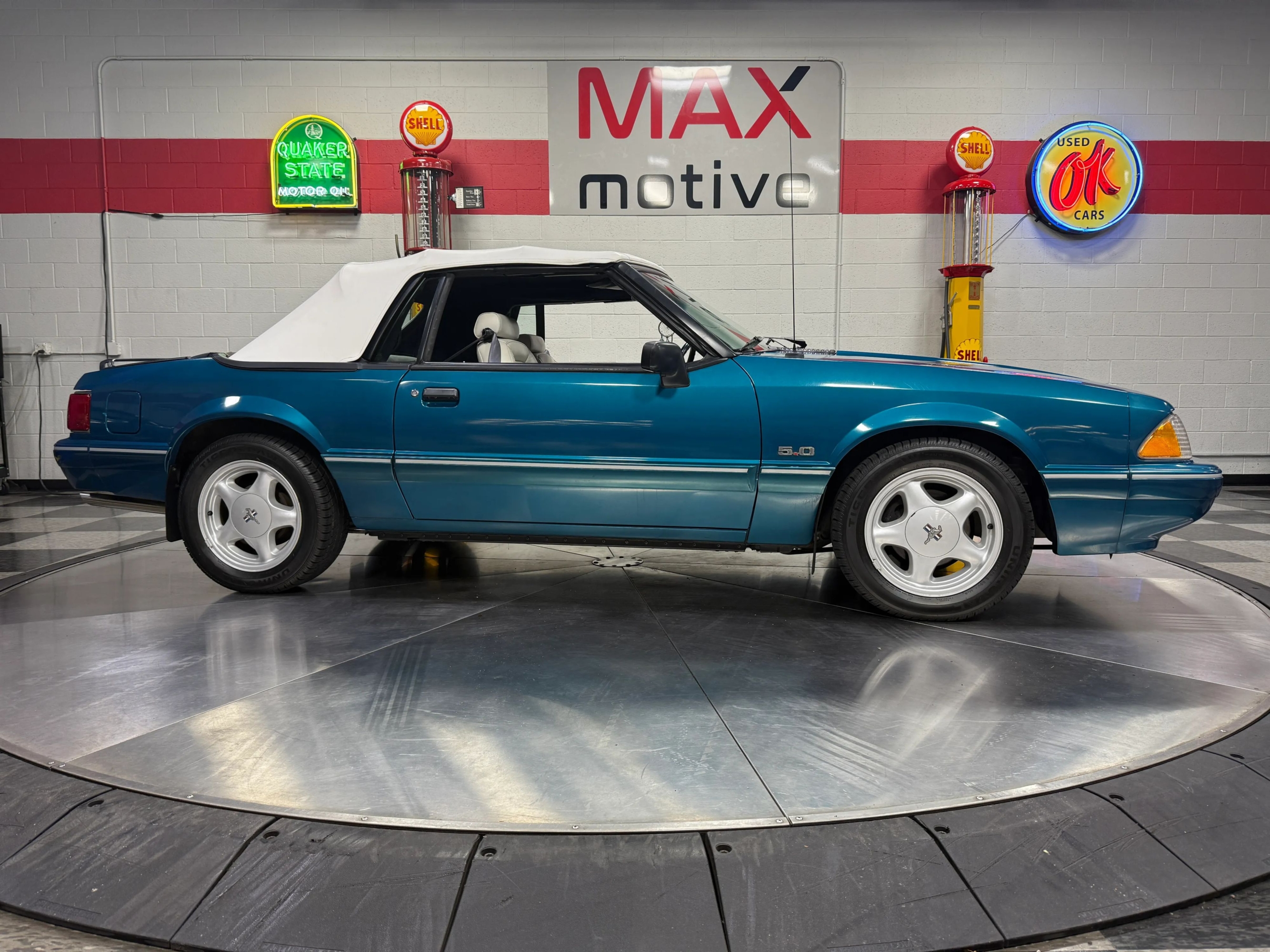 1993 Ford Mustang's photo