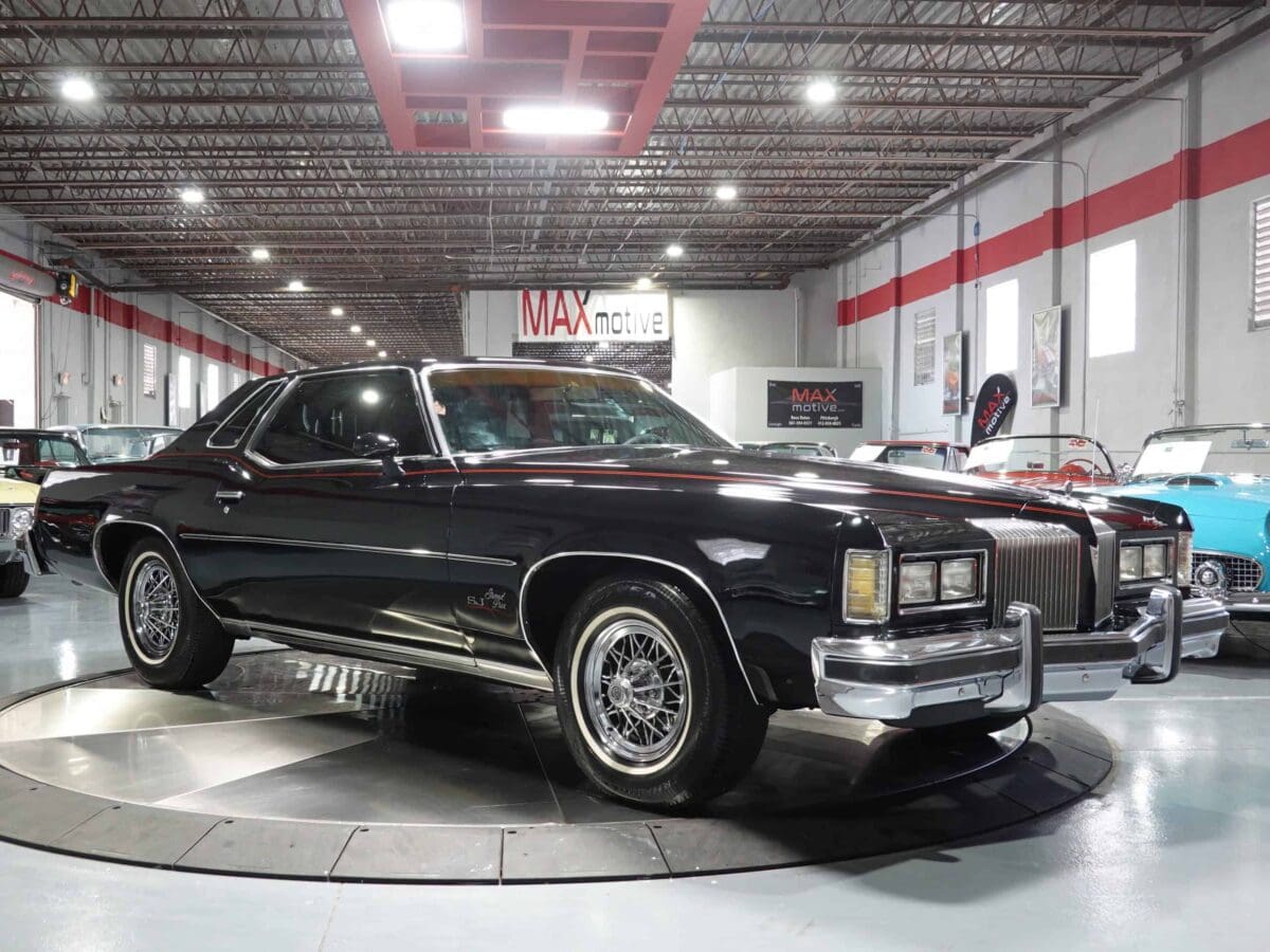 1976 Pontiac Grand Prix Coupe - F1032