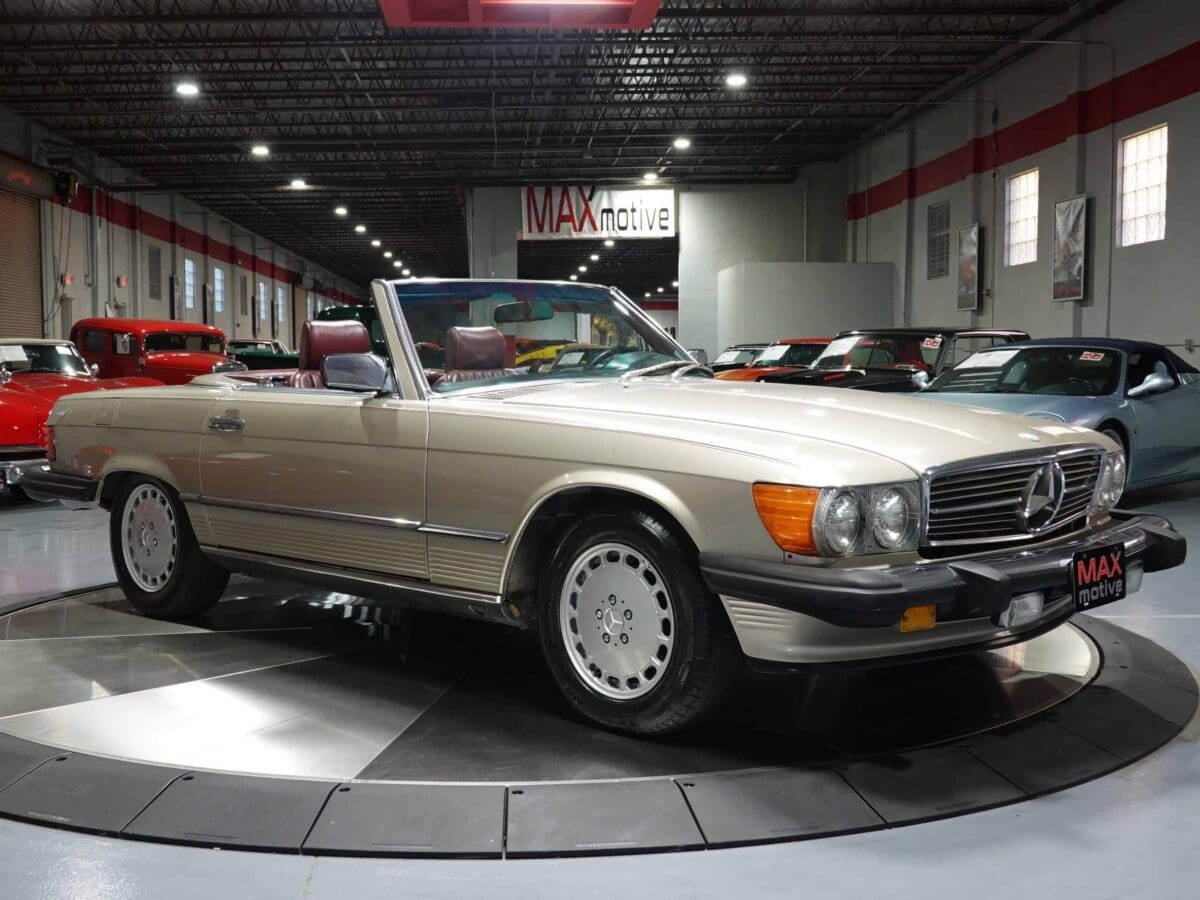 1986 Mercedes Benz 560SL Convertible - F0840