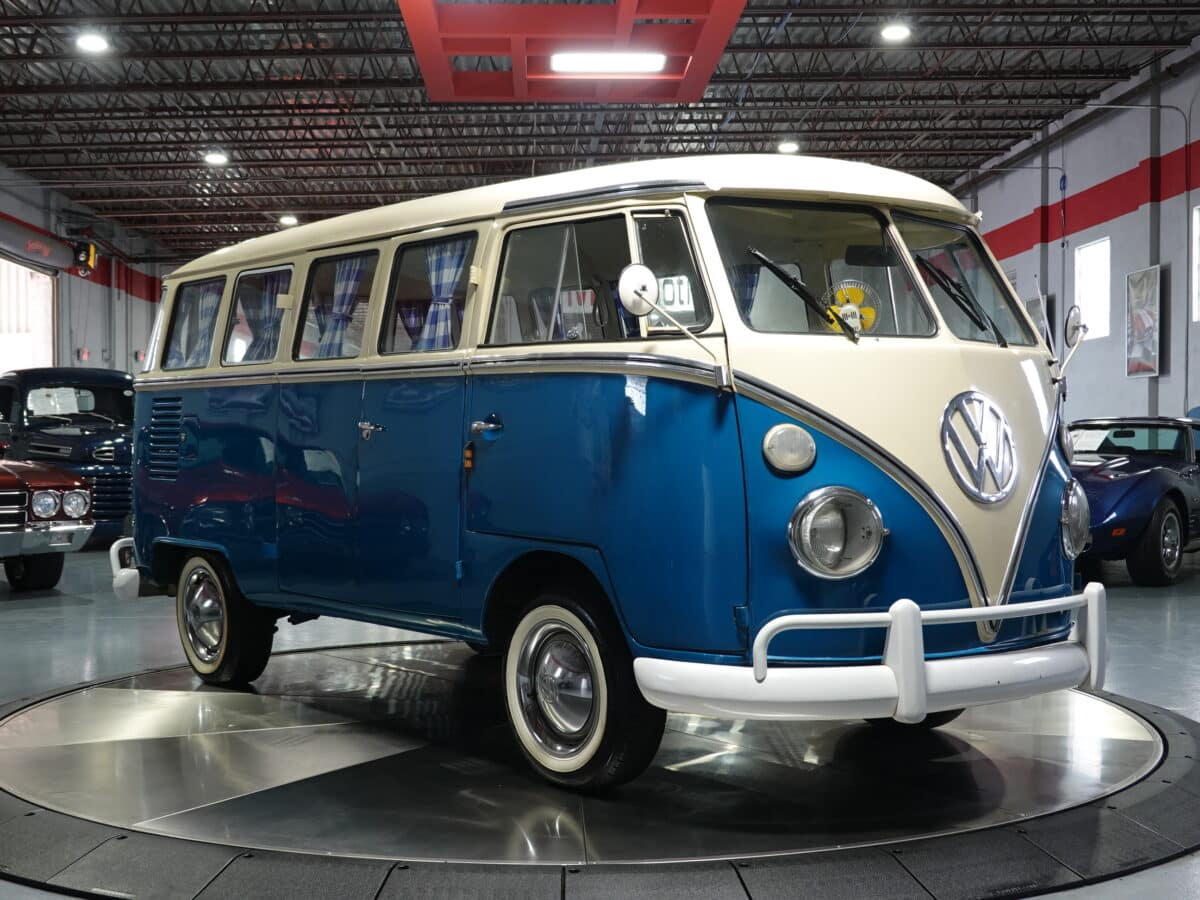 1966 Volkswagen Bus - F1132