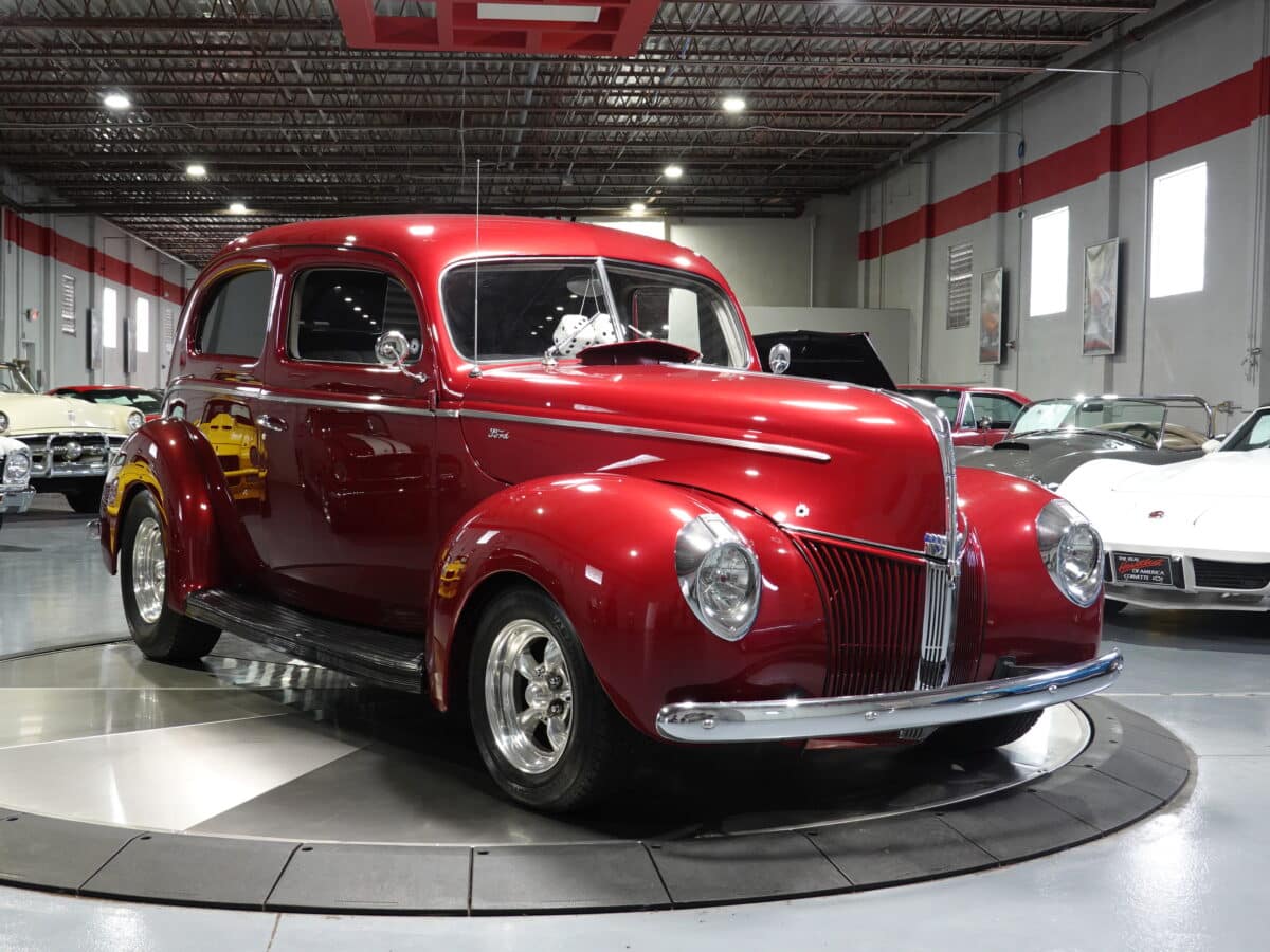1940 Ford Deluxe Sedan - F1467