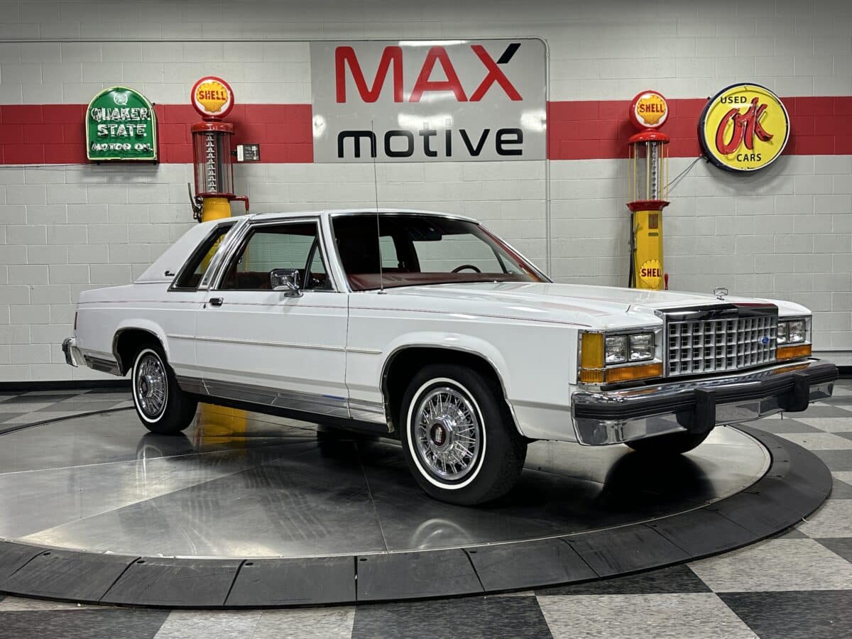 1987 Ford LTD Crown Victoria - V1632