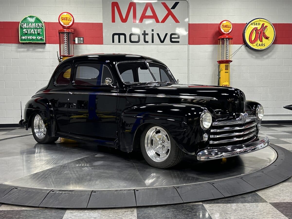 1947 Ford Coupe - V1659