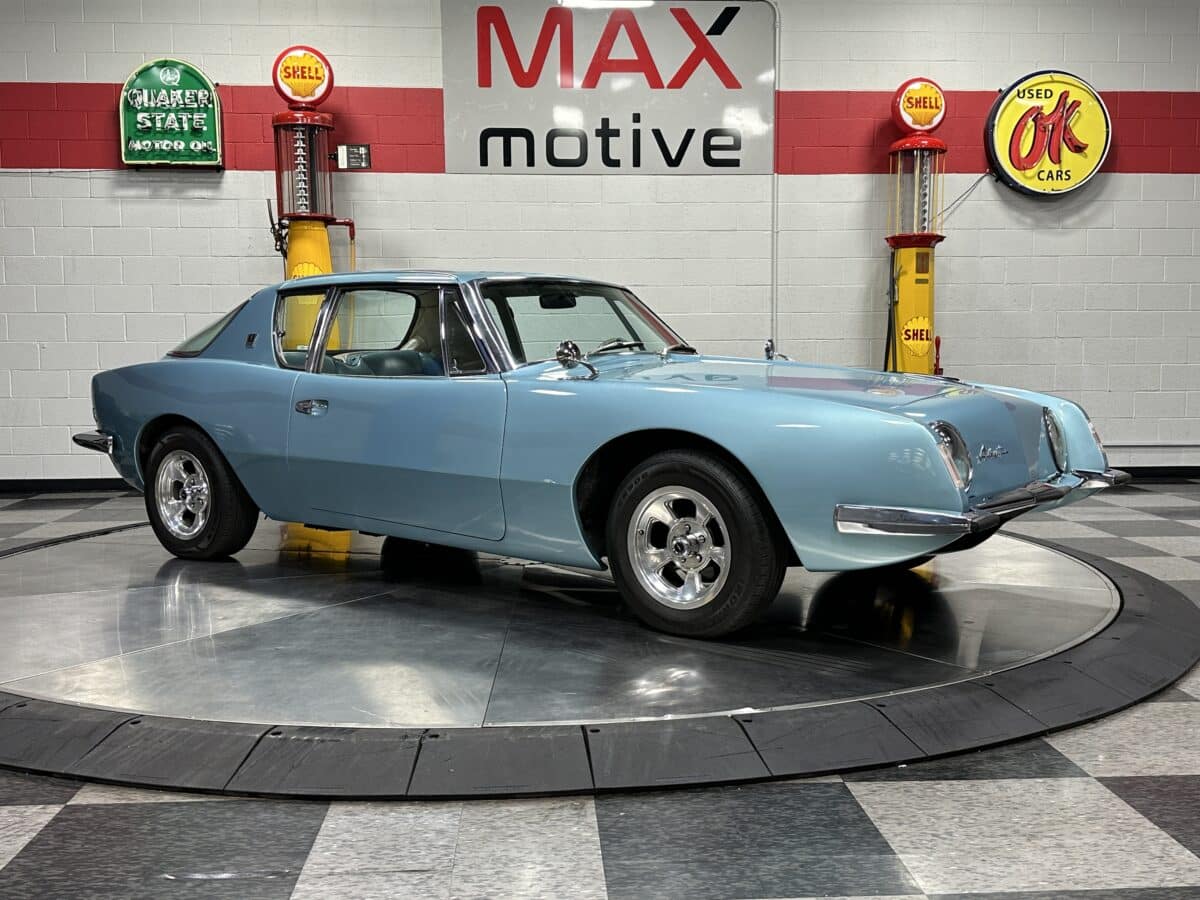 1963 Studebaker Avanti - V1665