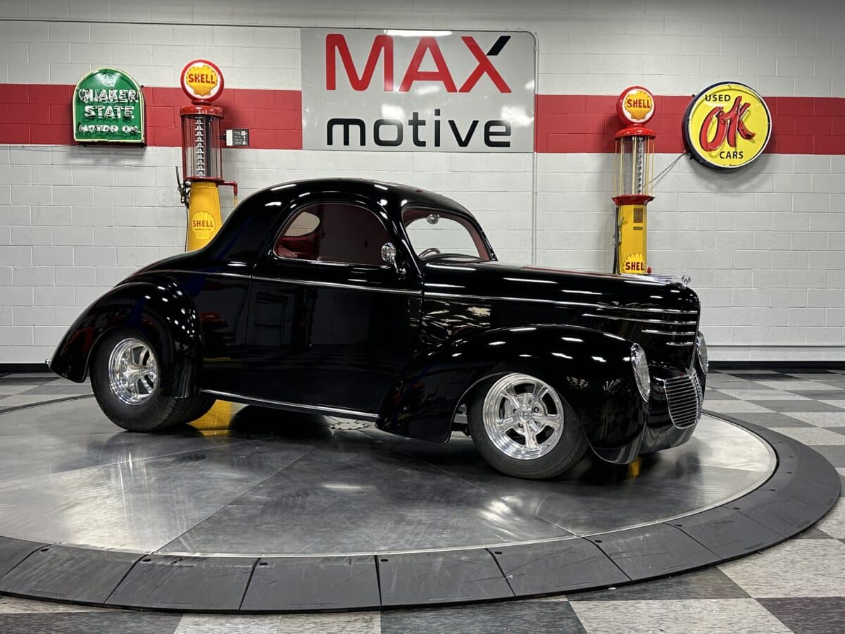 1940 Willys Coupe - V1671