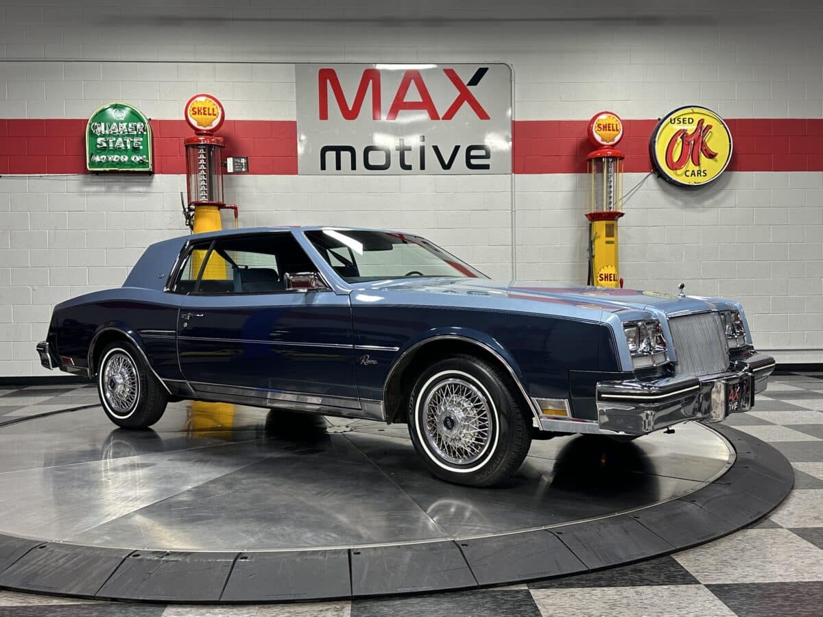 1985 Buick Riviera Coupe - V1678