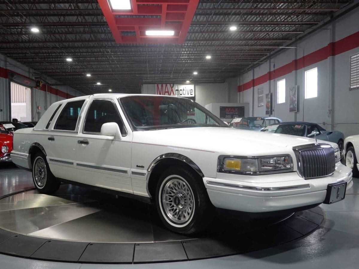 1997 Lincoln Town Car Sedan - F0876