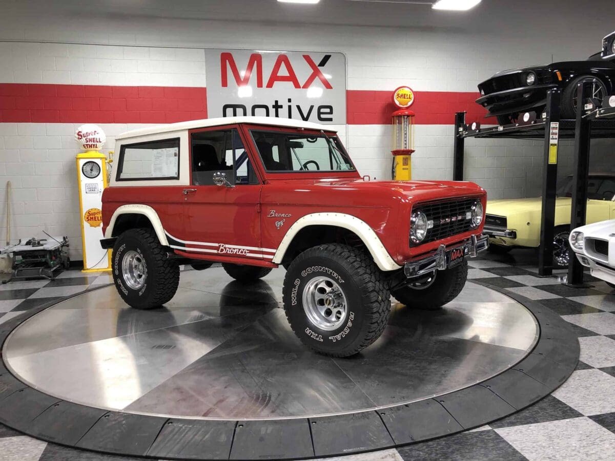 1966 Ford Bronco Custom - U0277
