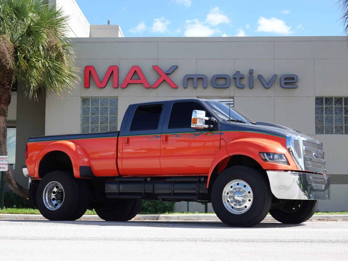 2007 Ford F750 Custom Pickup - U0452