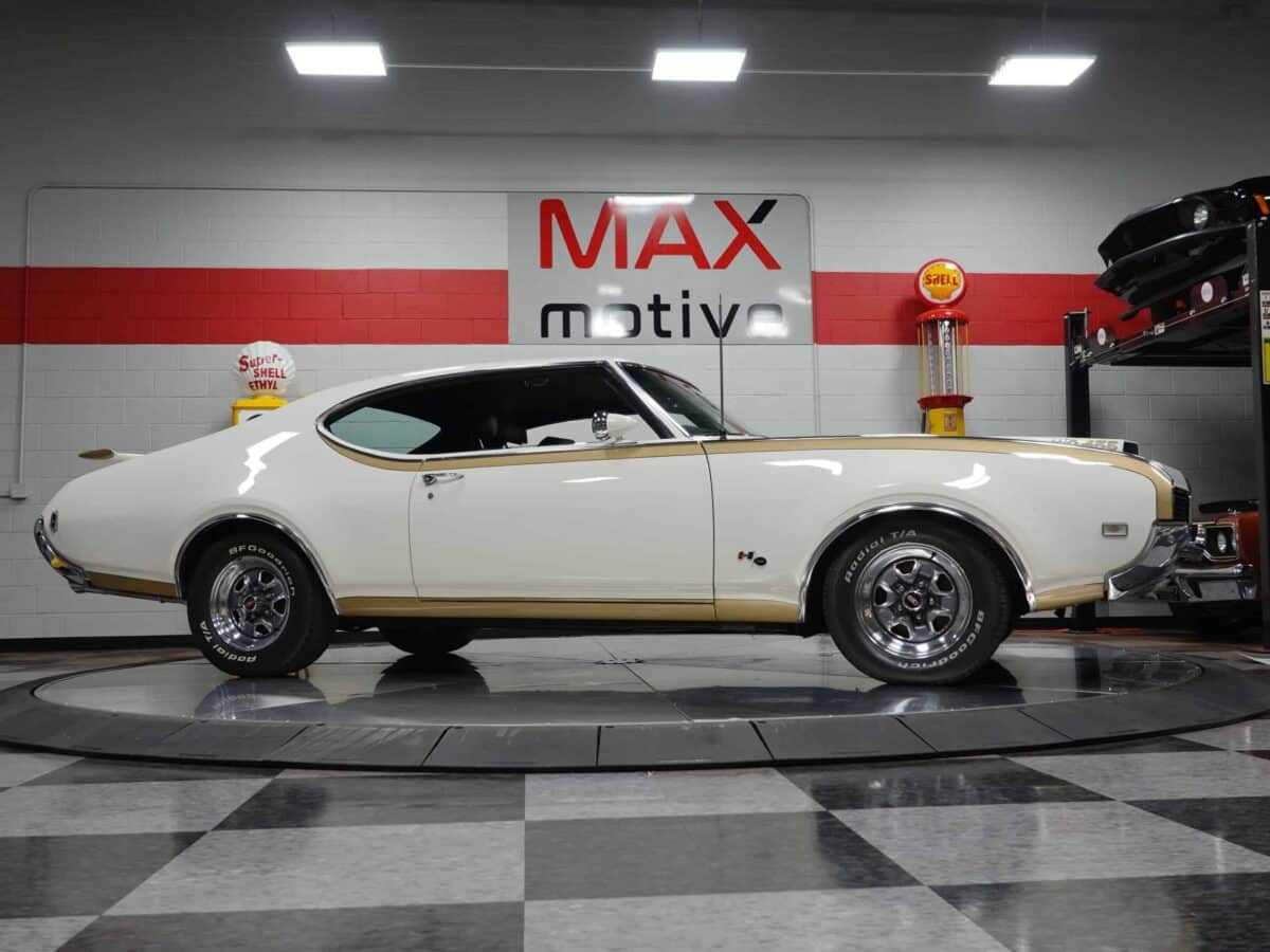 1969 Oldsmobile Hurst Coupe - U0454