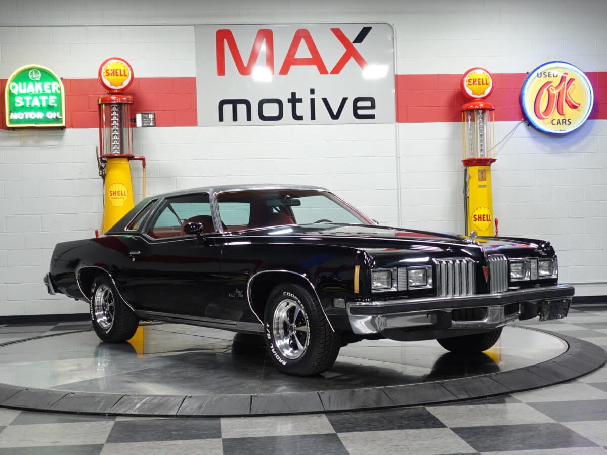 1977 Pontiac Grand Prix SJ - U1302