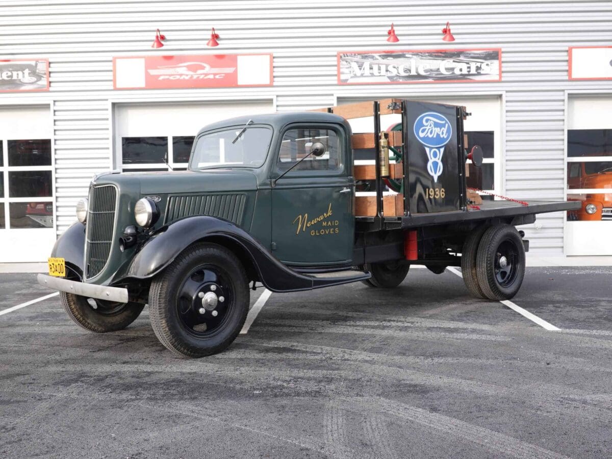 1936 Ford Model BB 1.5 Ton - V0635