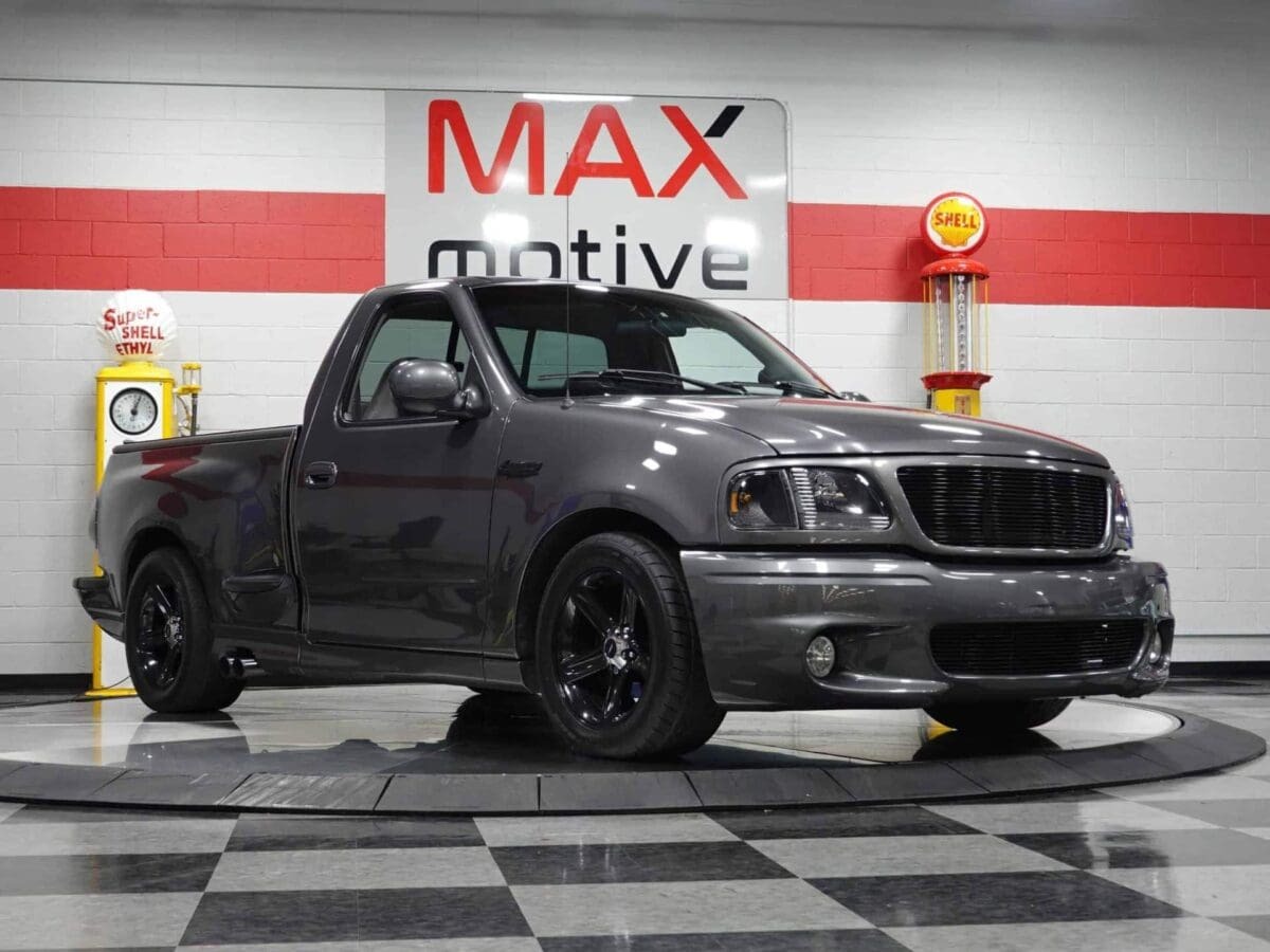 2003 Ford F150 SVT Lightning - V0740