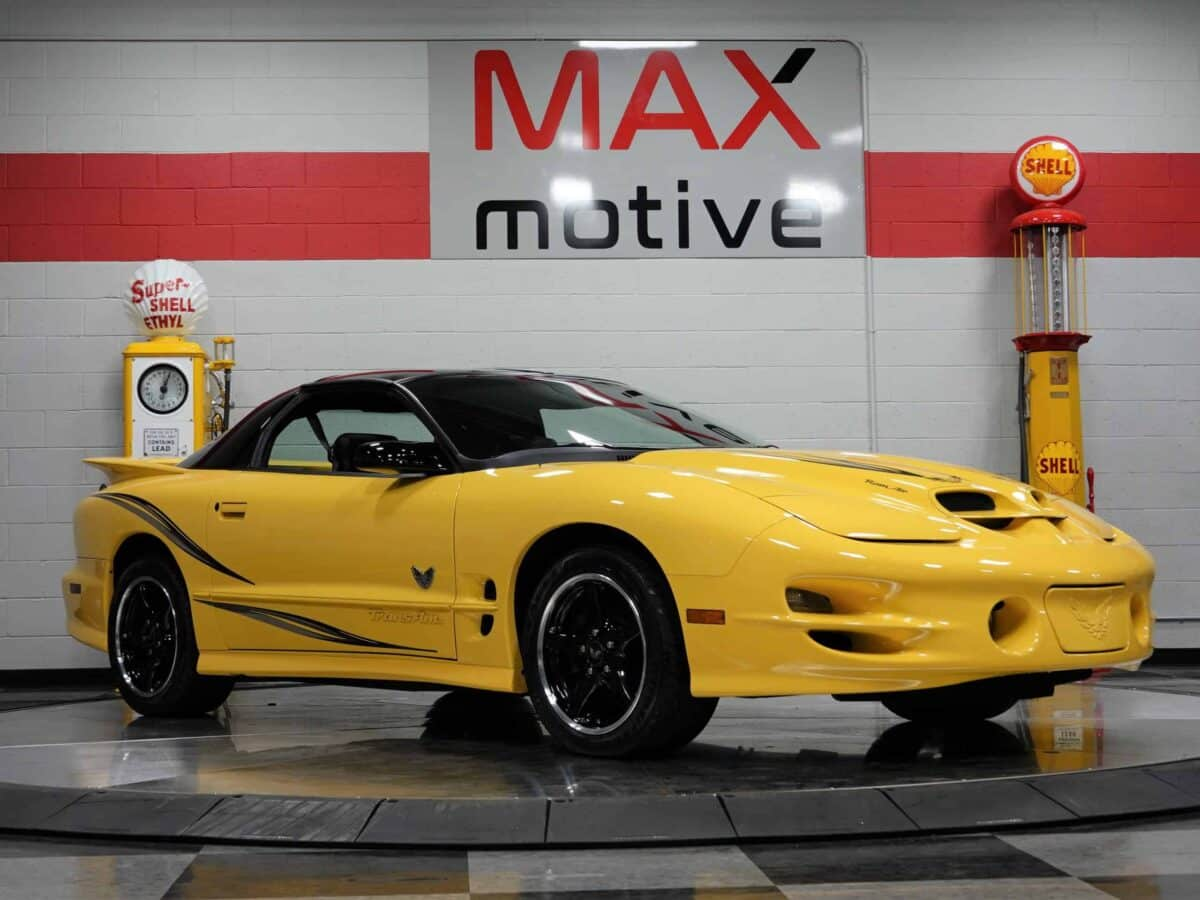 2002 Pontiac Trans AM 2-Door Collectors Edition - v0790