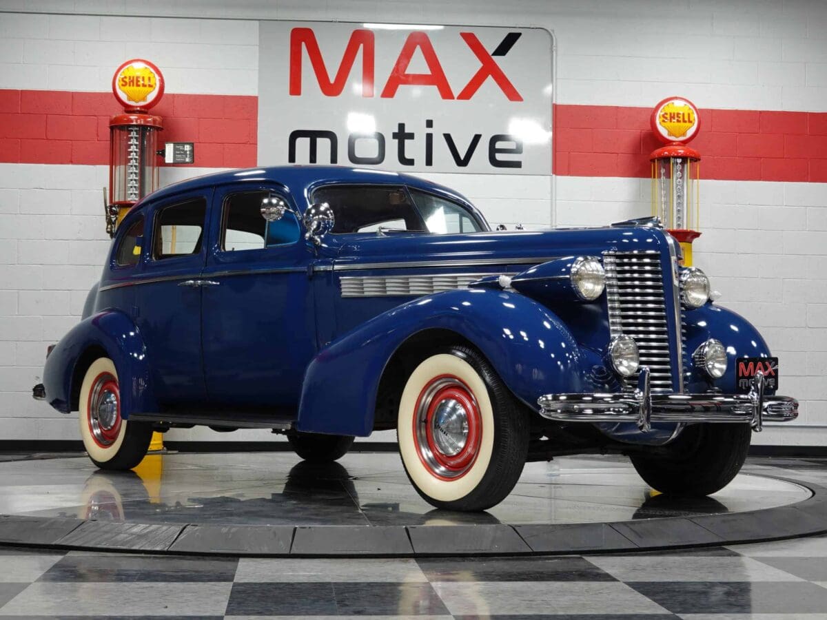 1938 Buick Special 4 Door Sedan - V0844