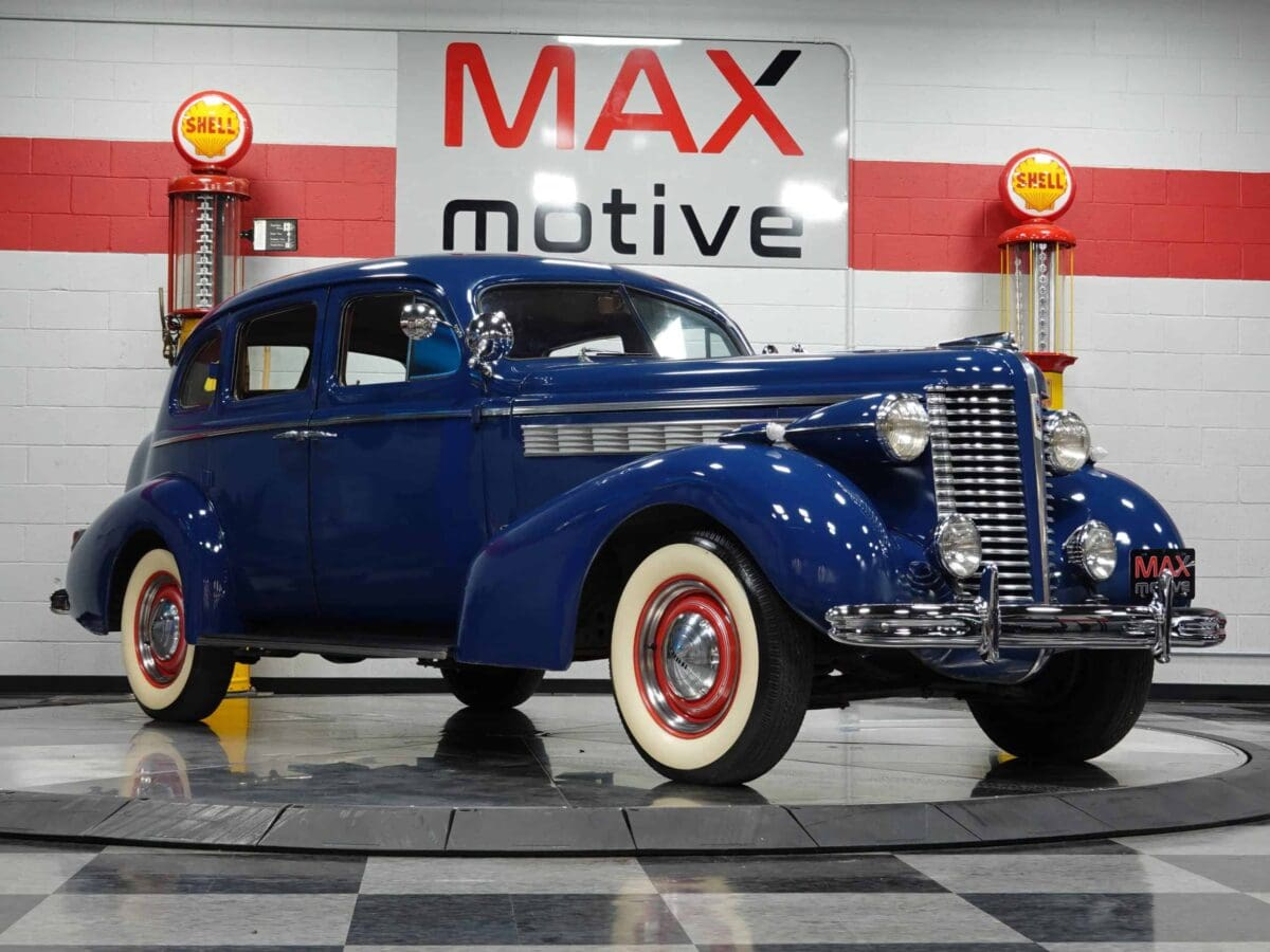 1938 Buick Special 4 Door Sedan - V0844