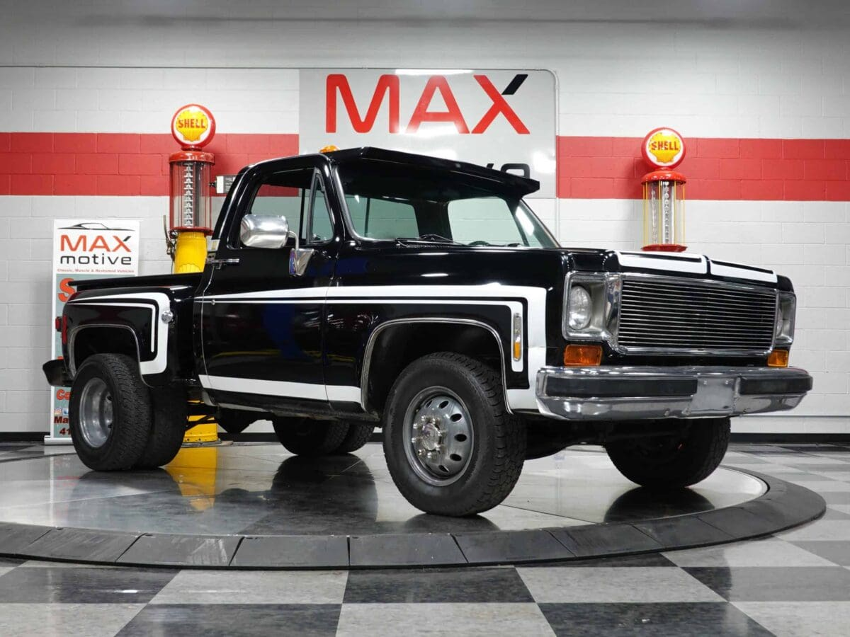 1973 Chevrolet Camper Special Pickup - V0852