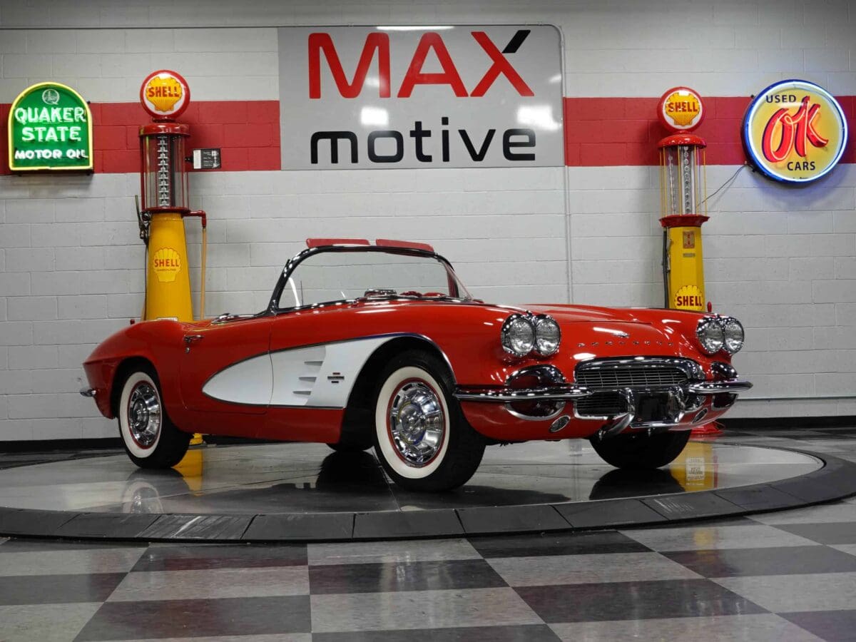 1961 Chevrolet Corvette Convertible - V0920
