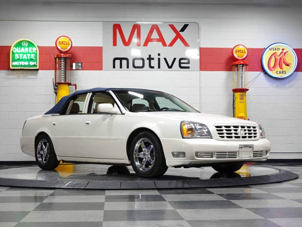 2000 Cadillac DeVille DTS - V1011