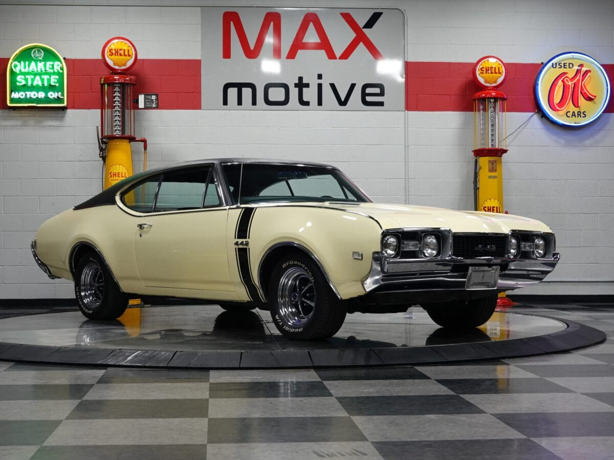 1968 Oldsmobile 442 Coupe - V1036