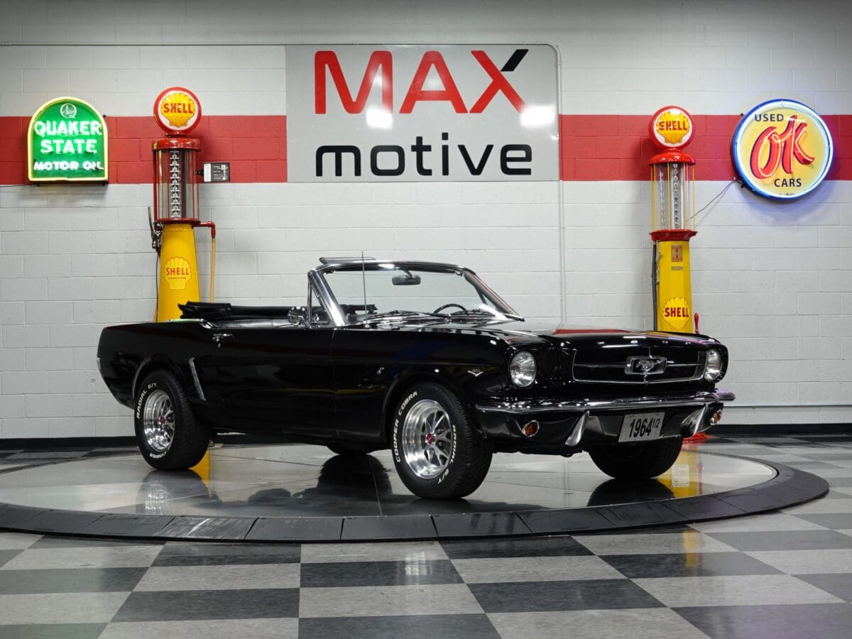 1964 Ford Mustang Convertible - V1039