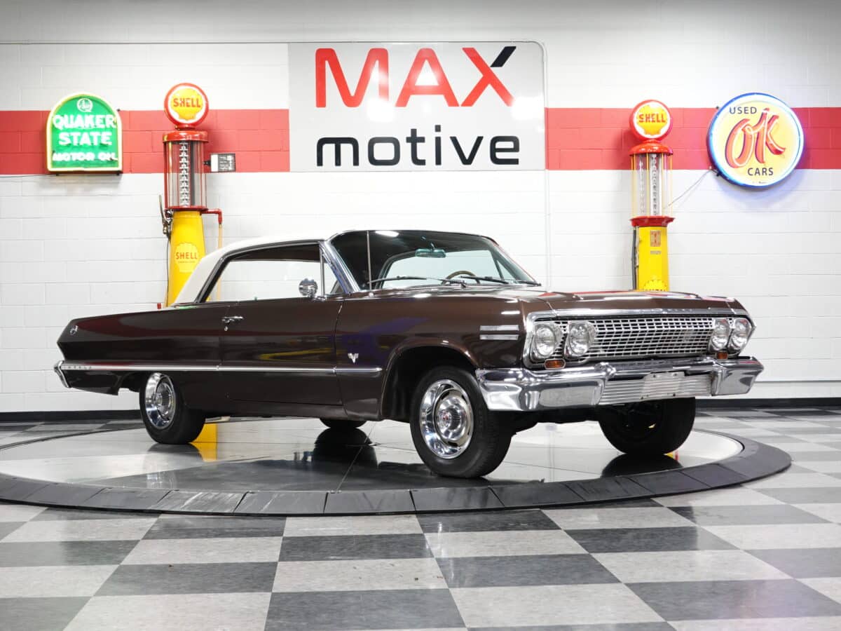1963 Chevrolet Impala 2 Door - V1045