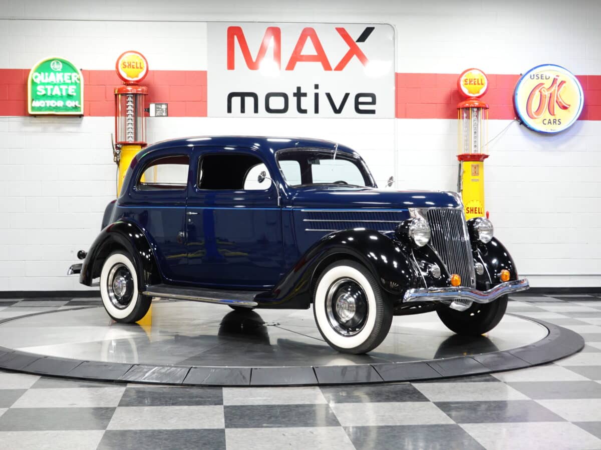 1936 Ford Sedan - V1073