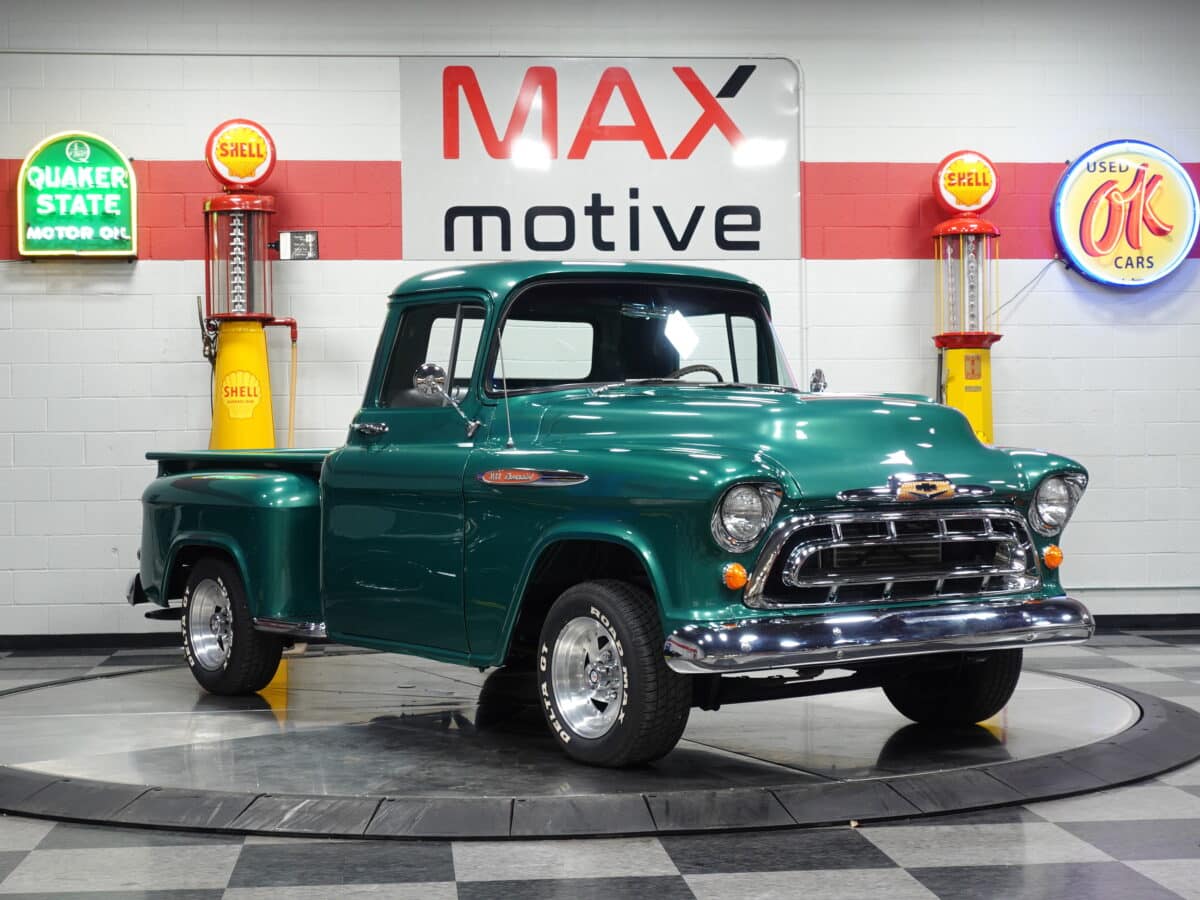 1957 Chevrolet 3100 Stepside - V1395