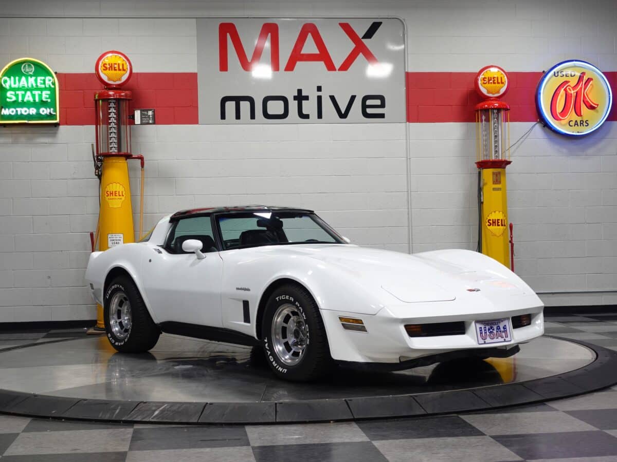 1982 Chevrolet Corvette Coupe - V1433