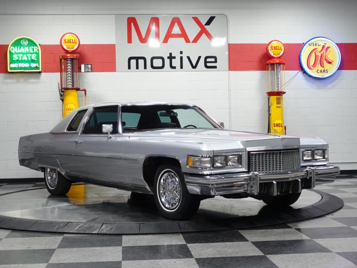 1975 Cadillac deVille Coupe - V1536