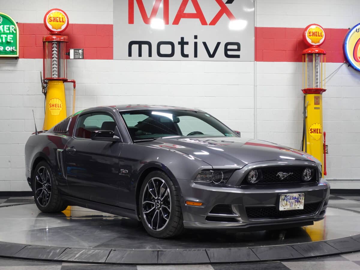 2014 Ford Mustang GT - V1562