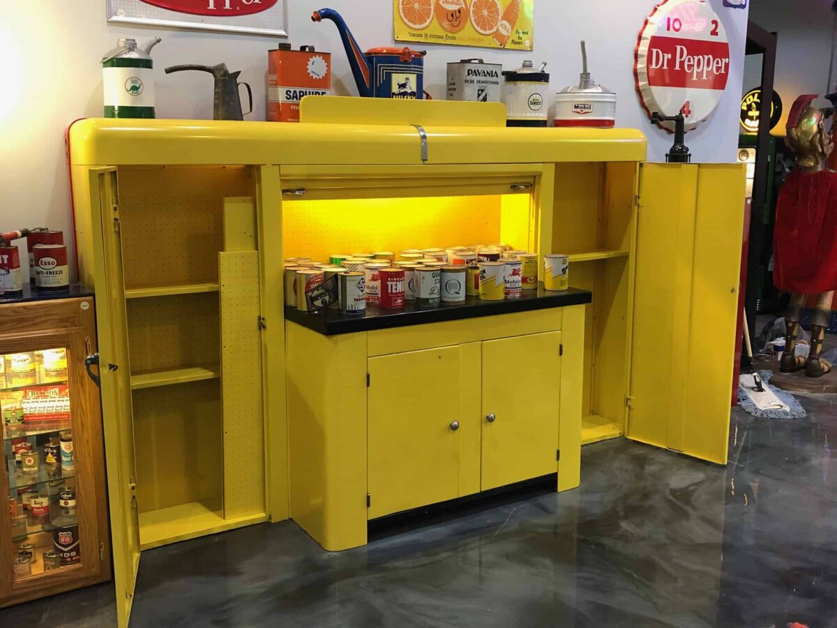 Lincoln Service Desk With Cabinets