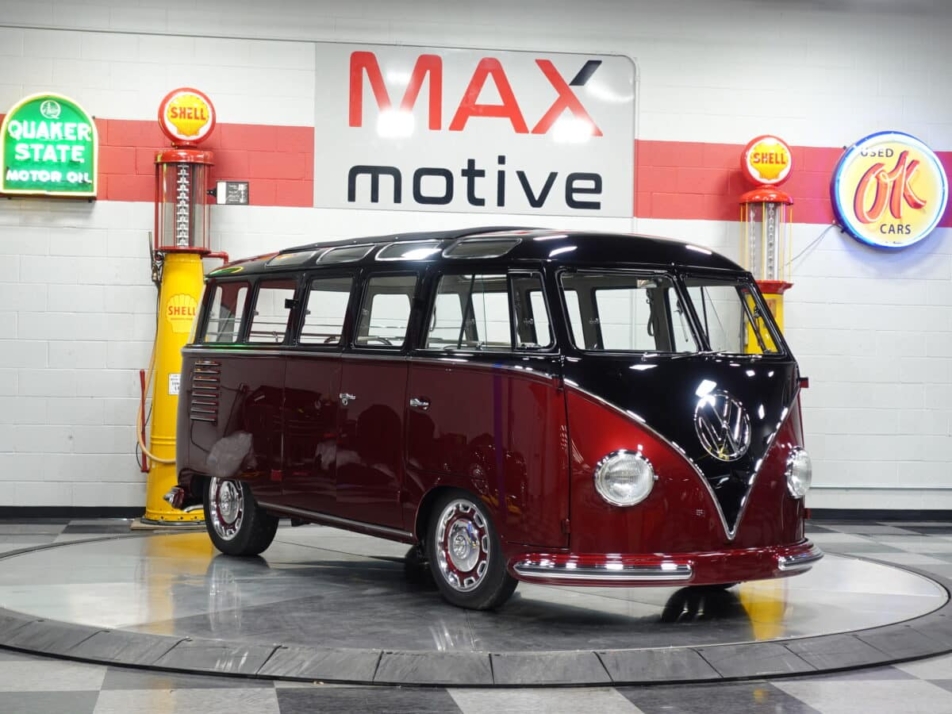 1953 Volkswagen Bus Deluxe