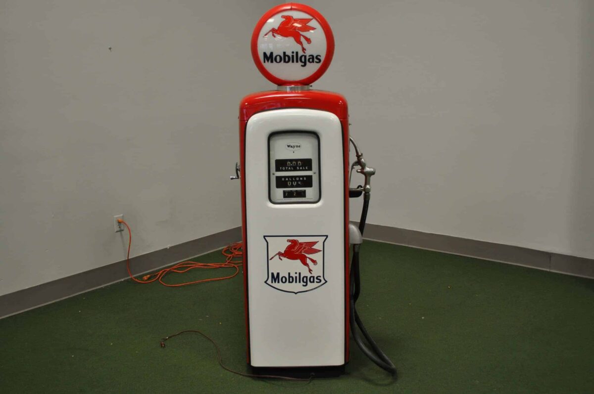Mobil Wayne Gas Pump
