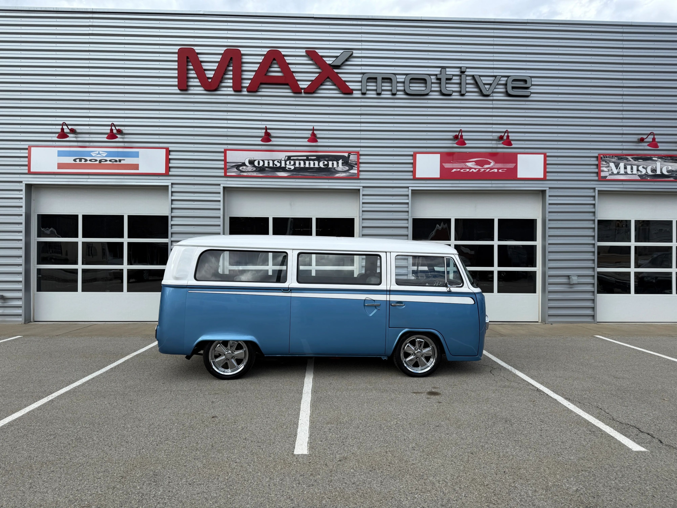 1974 Volkswagen Type II Custom Bus