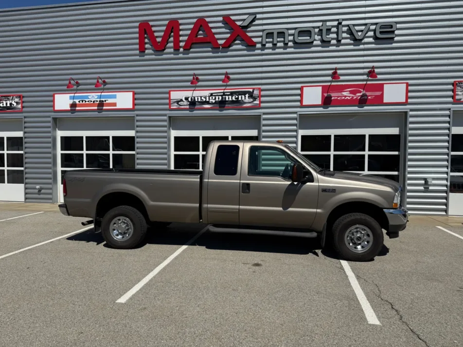 2003 Ford F250 Super Duty Super Cab XLT Pickup 4D 8 ft