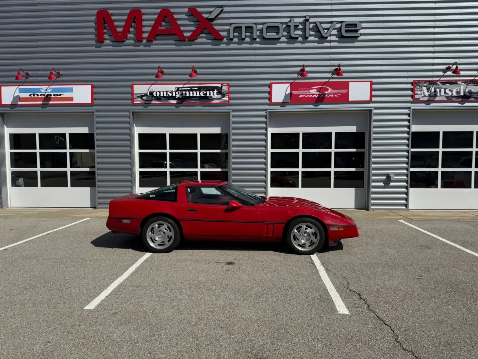 1990 Chevrolet Corvette Base 2D Coupe